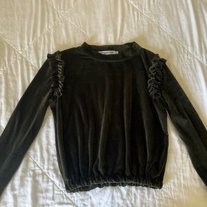 Velvet hunter green shirt/sweater. Perfect accessory to any shirt. Size Small.